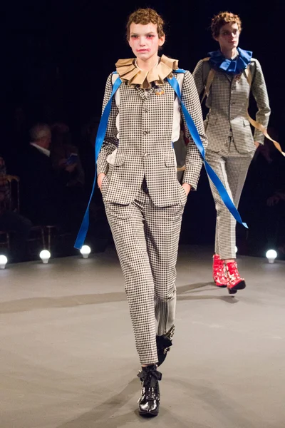 Look 1